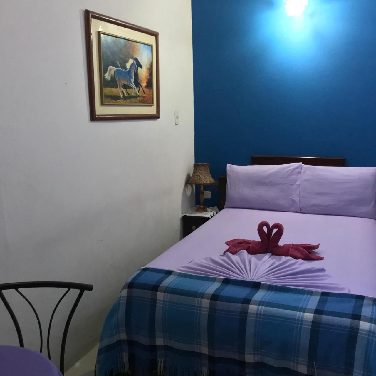 Hostal Puerto Azul Manta Buitenkant foto