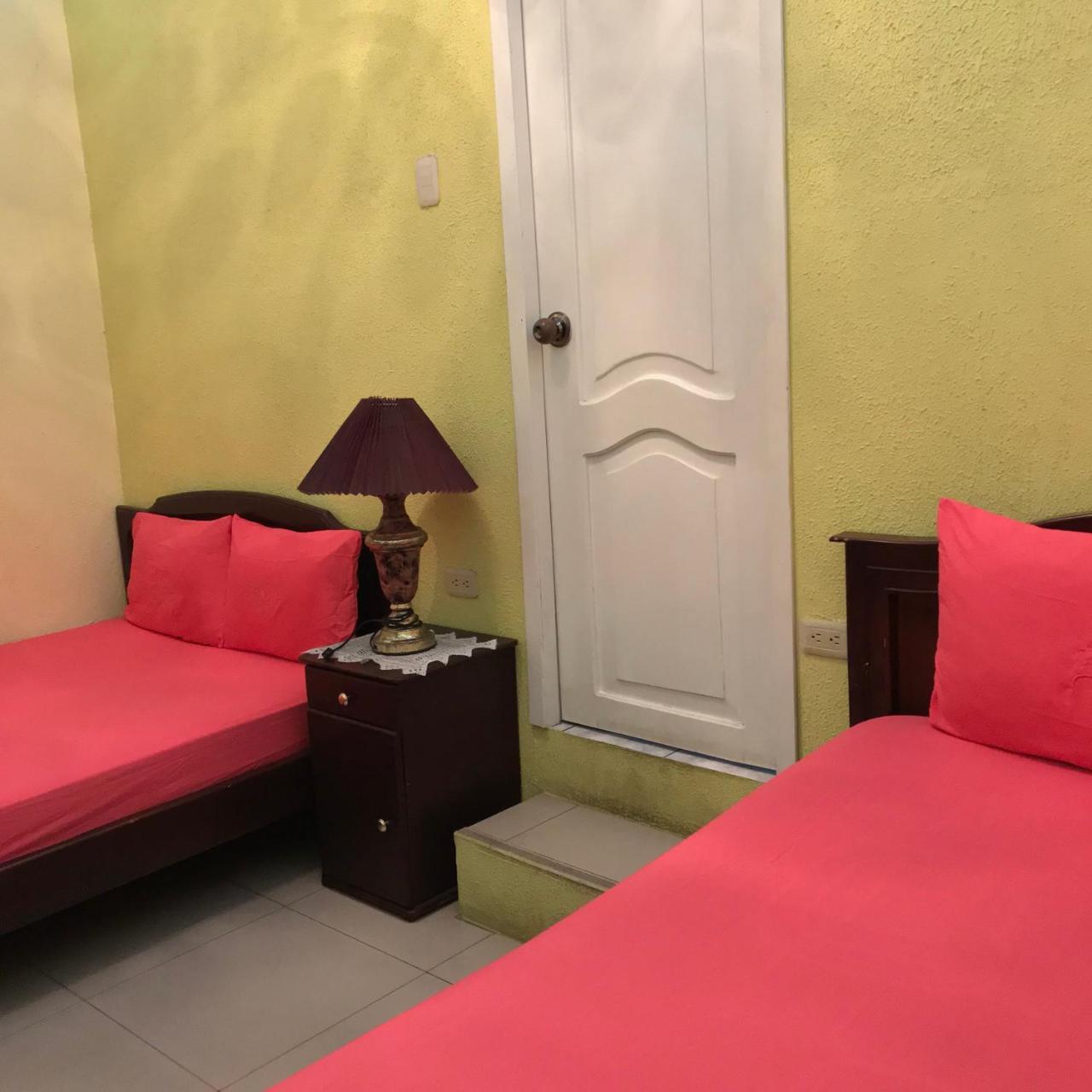 Hostal Puerto Azul Manta Buitenkant foto