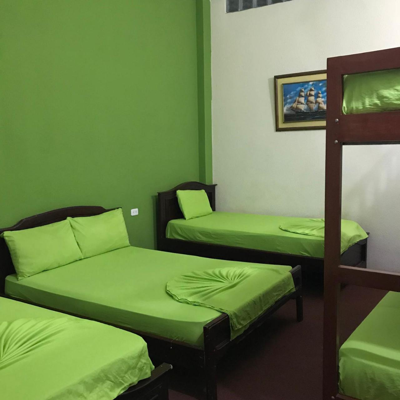 Hostal Puerto Azul Manta Buitenkant foto